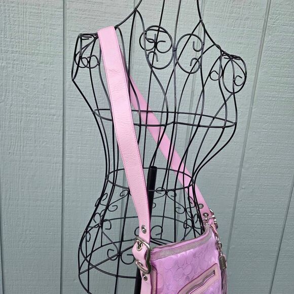 Coach Y2K Signature C Baby Pink Canvas and Suede Slim Vintage Crossbody Bag. #93 - Picture 5 of 10